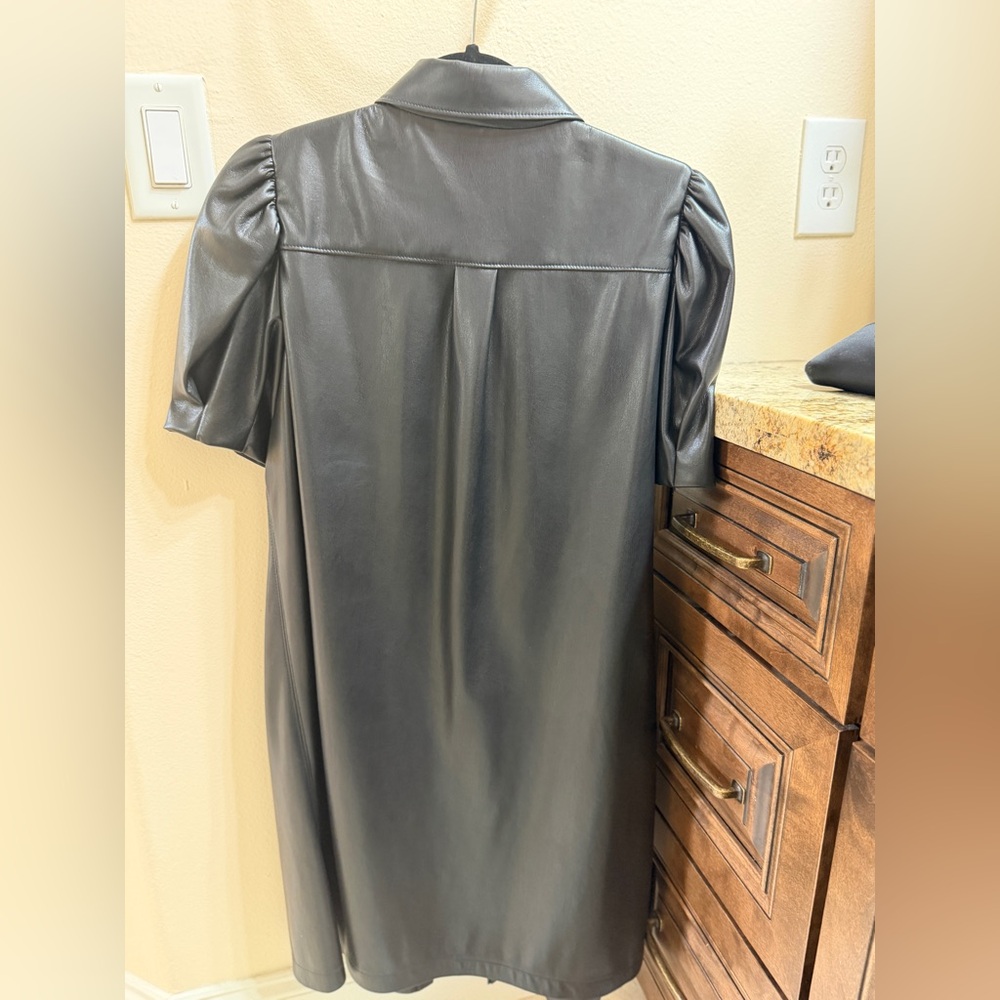 Alice + Olivia Black Jen Vegan Leather Puff-Sleeve Shirt Dress. Size XL - Picture 7 of 14